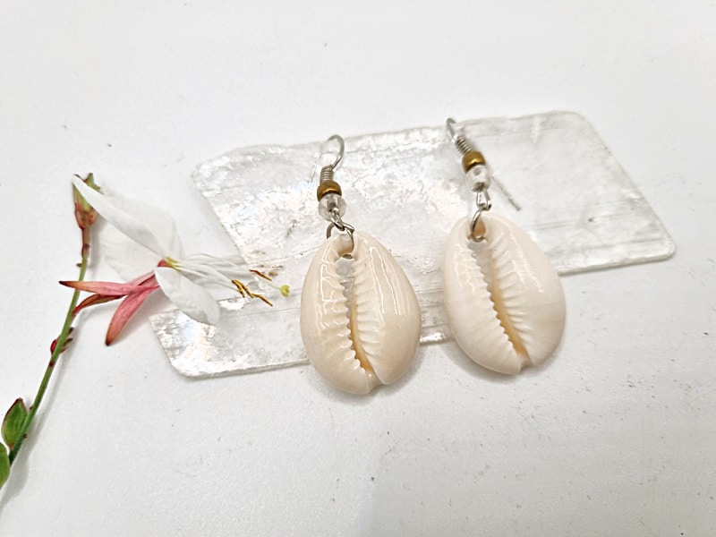 beaded earrings, shell earring, cowrie shell