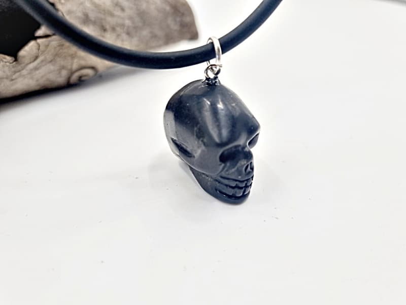 Shungite Skull Necklace (2cm) - Hello Indigo Halo