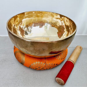 Hand Hammered Brass Singing Bowl 22cm, Discover the soothing sound of our Hand Hammered Brass Singing Bowl (22cm). Perfect for meditation, sound healing, stress relief, handmade, hammered, bowl, Suede tip Mallet