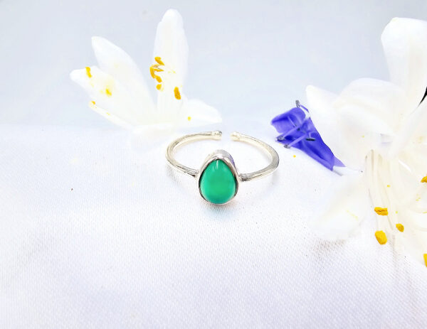 Green Jade Tear Ring (925 Silver)