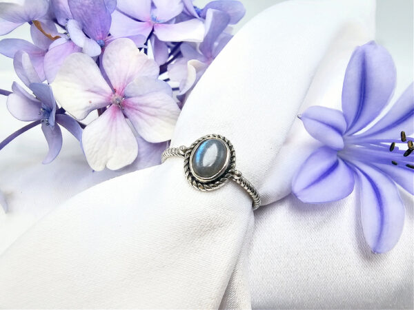 Labradorite Oval braided Ring (925 Silver)