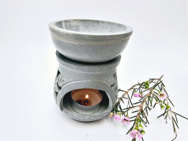 Oil Burner Soapstone Round Leaf (10cm)