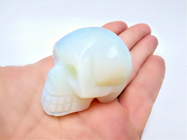 Opalite Glass Skull (4cm)