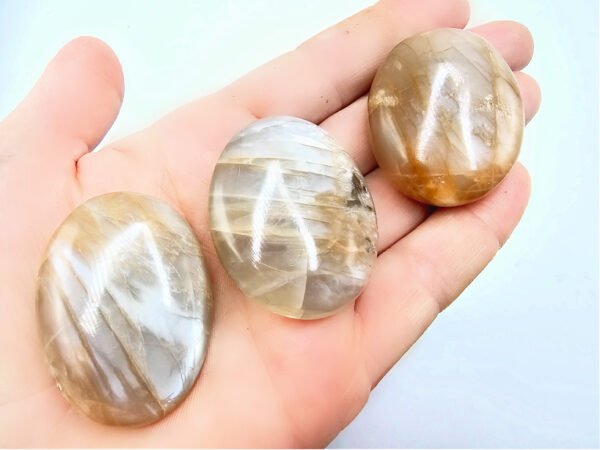 Peach Moonstone Palm Stone Flash (4cm)