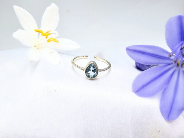 Blue Topaz Tear Ring (925 Silver)