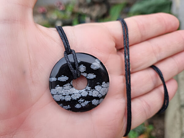 Snowflake Obsidian Pi Stone 35mm - Image 2