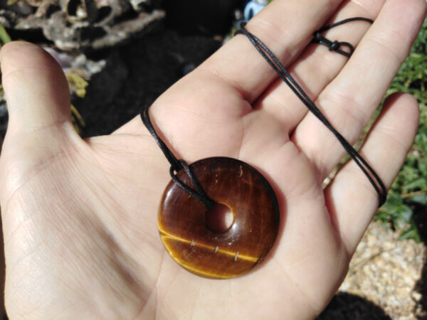 Tigers Eye Pi Stone 35mm - Image 2