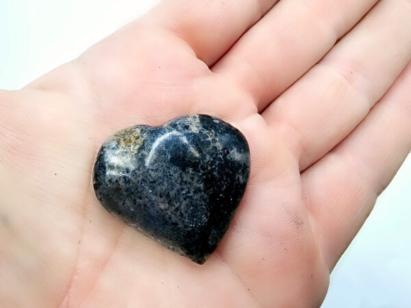 Dumortierite Heart C (22g)