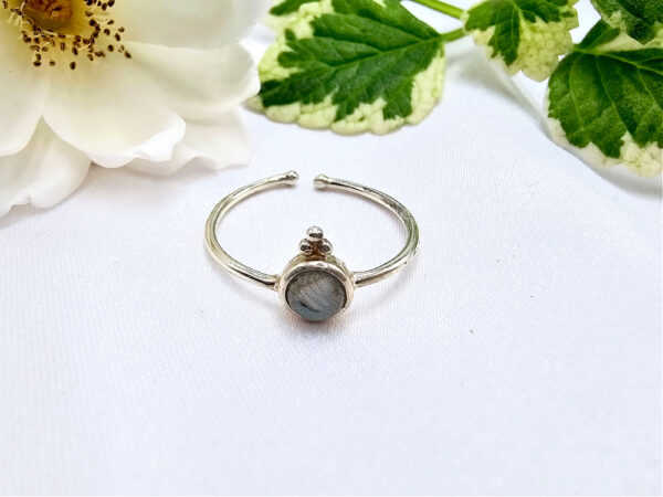 Labradorite Dotted Oval Ring  (925 Silver)