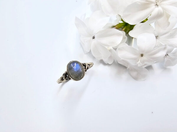 Labradorite Oval Cross Ring (925 Silver)