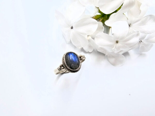 Labradorite Oval Ring  (925 Silver)