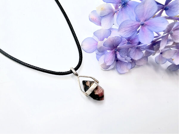 Rhodonite Mini Crystal Necklace B (925 Silver)