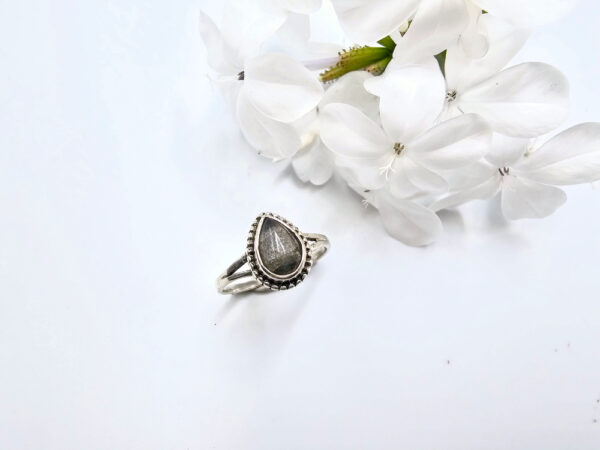 Labradorite Dotted Tear Ring (925 Silver)