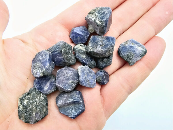 Iolite Rough Tiny (1-2cm)
