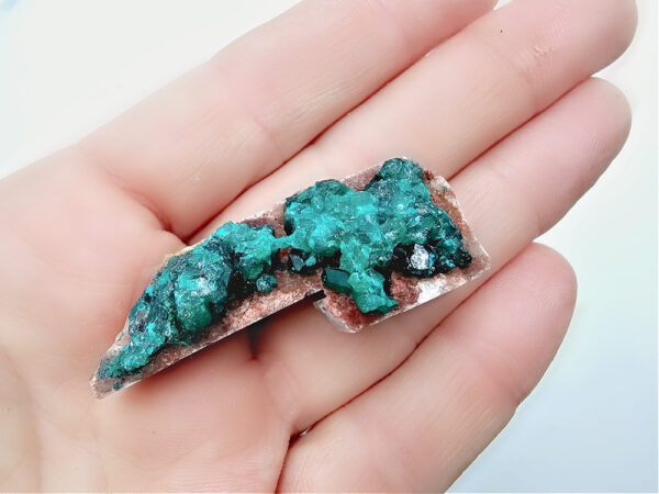 Dioptase Specimen R (19.6g) - Image 2