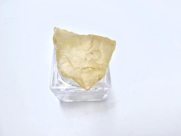 Libyan desert glass rough