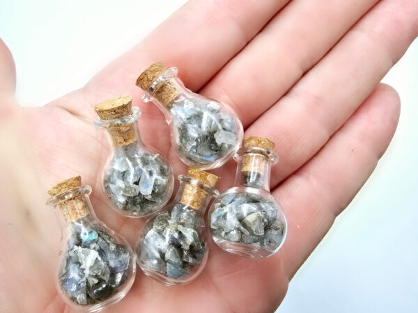 Mini Bottle Of Labradorite Chips