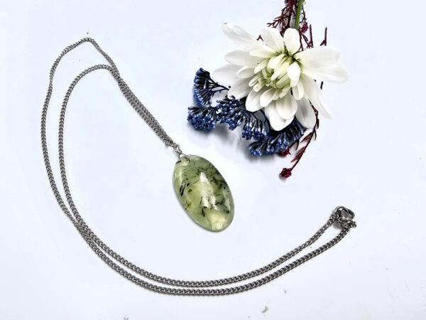 Prehnite Necklace Oval - Image 2