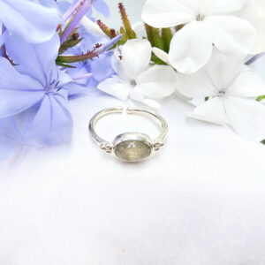 Labradorite Side Oval Ring With Dots (925 Silver)