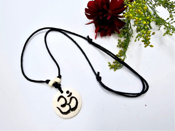Round Necklace OM White - Image 2