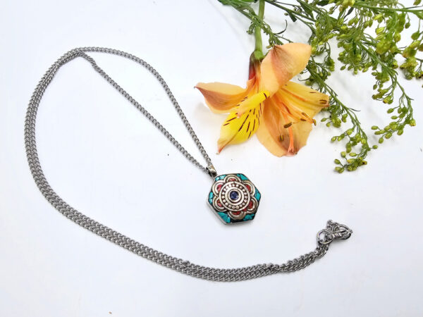 Tibetan Necklace Hex Flower - Image 2