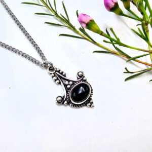 Black Onyx Detailed Drop Necklace