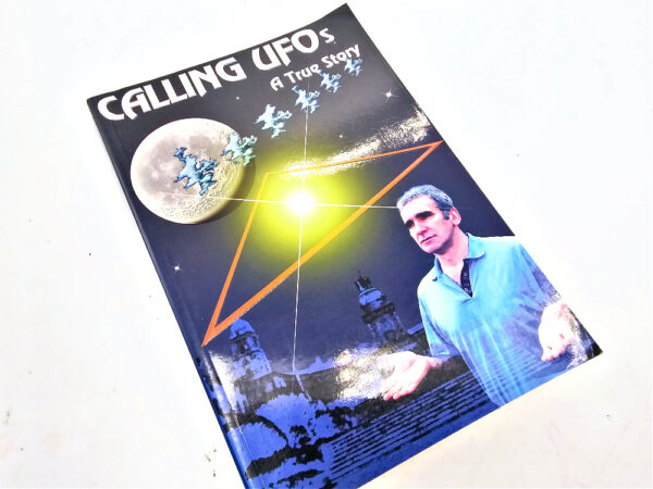 Calling UFO's by Momcolo Radovanovic