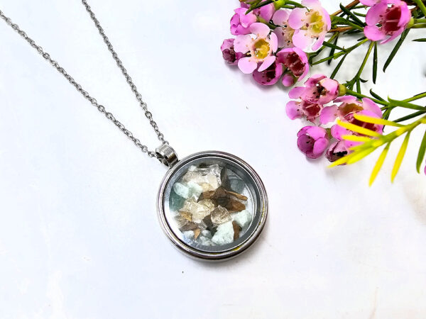 Lucky Locket Crystal Chips