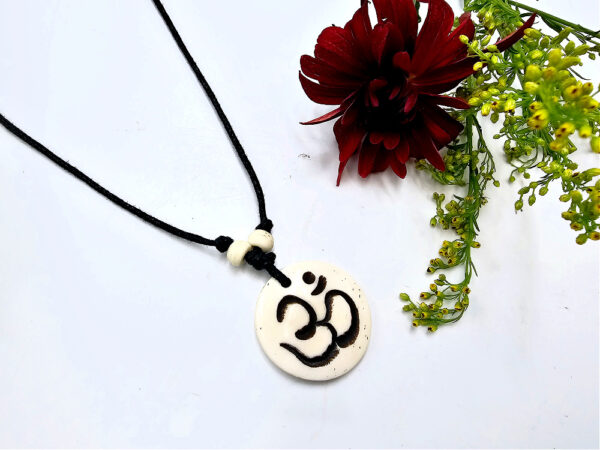 Round Necklace OM White