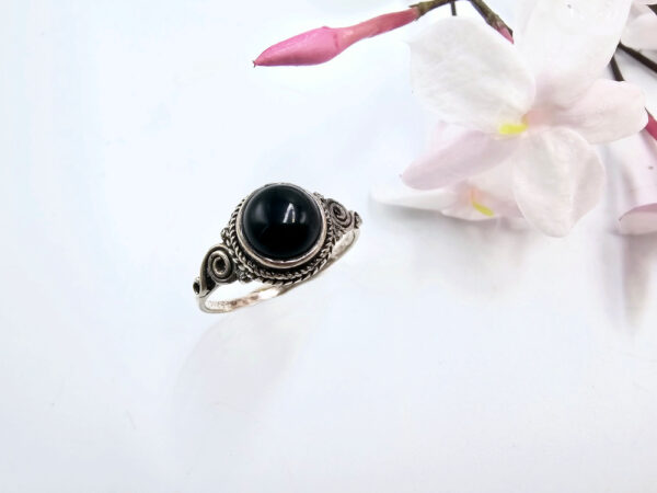 Black Onyx Ring Round Swirl
