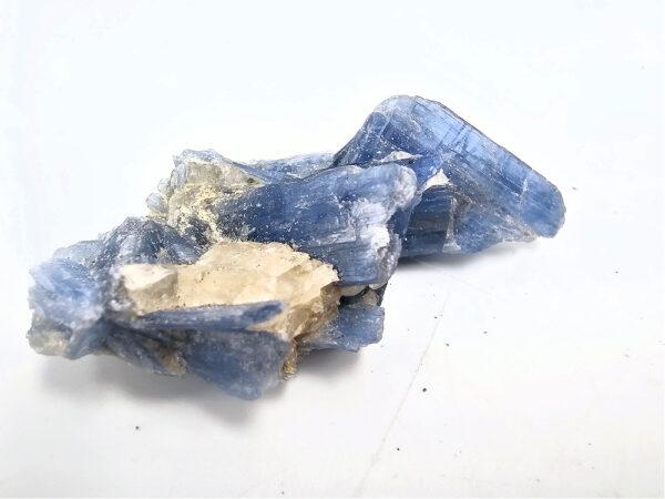 Blue Kyanite Cluster with Quartz B (33.4g) - Image 2