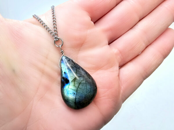 Labradorite Polished Flashy Tear Necklace