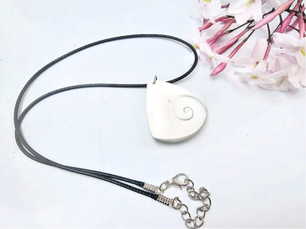 Shiva Shell Necklace - Image 2