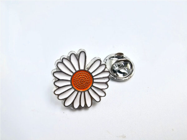 Daisy Flower Pin Badge