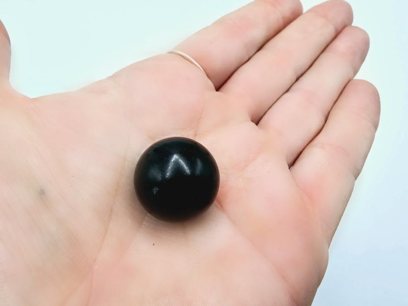 Black Obsidian Sphere (2cm) Black Obsidian Sphere (2cm)