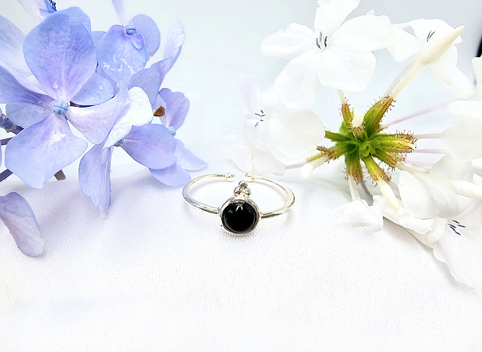 Black Onyx Round Ring With Circles (925 Silver) Black Onyx Round Ring With Circles (925 Silver)