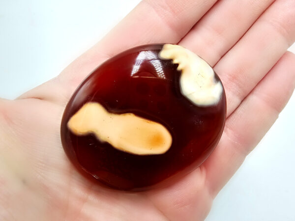 Carnelian Palm Stone B (66g) - Image 2