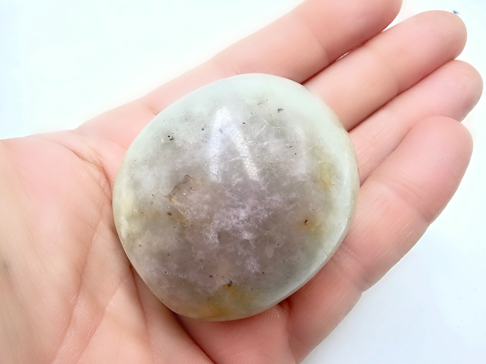 Fluorite Palm Stone Emerald Green B (136g) Fluorite Palm Stone Emerald Green B (136g) - Image 2