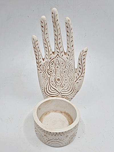 Hand Tealight Candle Holder - Mehndi Carved (13cm) Hand Tealight Candle Holder - Mehndi Carved  (13cm) - Image 2