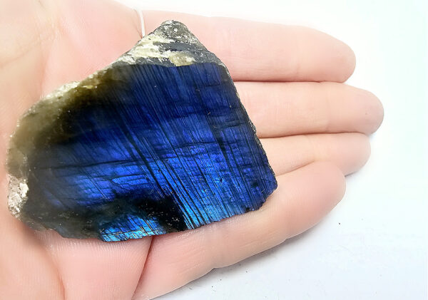 Labradorite Semi Polished G (57g)