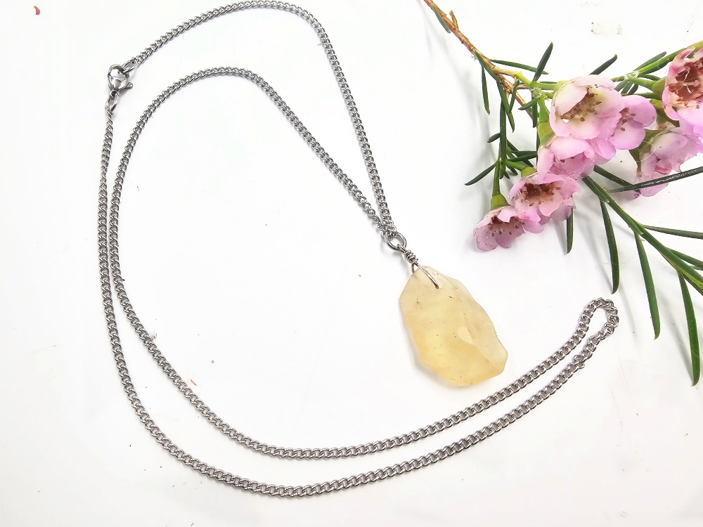 Libyan Desert Glass Necklace B (4.6g) Libyan Desert Glass Necklace B (4.6g) - Image 2