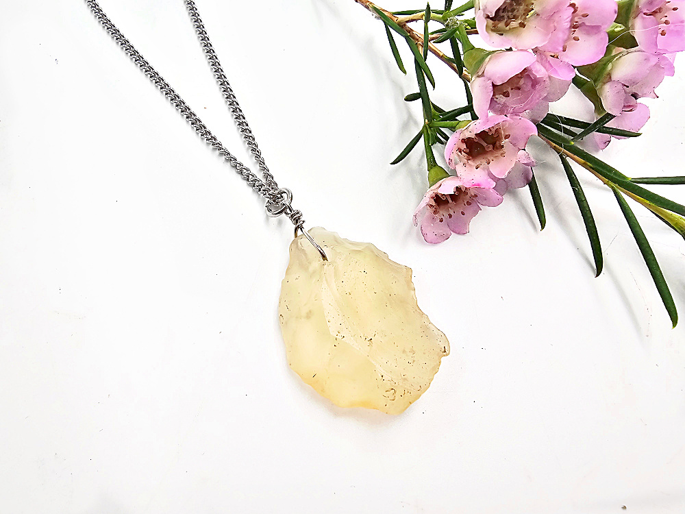 Libyan Desert Glass Necklace C (6.1g) Libyan Desert Glass Necklace