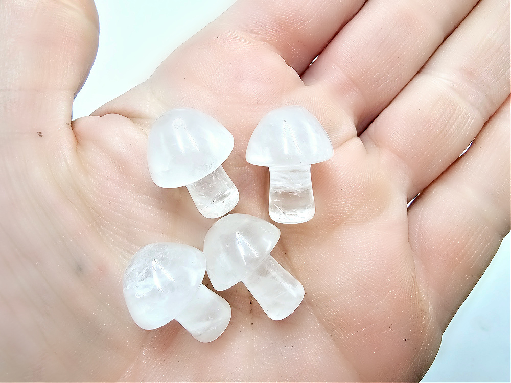 Mini Clear Quartz Mushroom (2cm) Mini Clear Quartz  Mushroom (2cm)