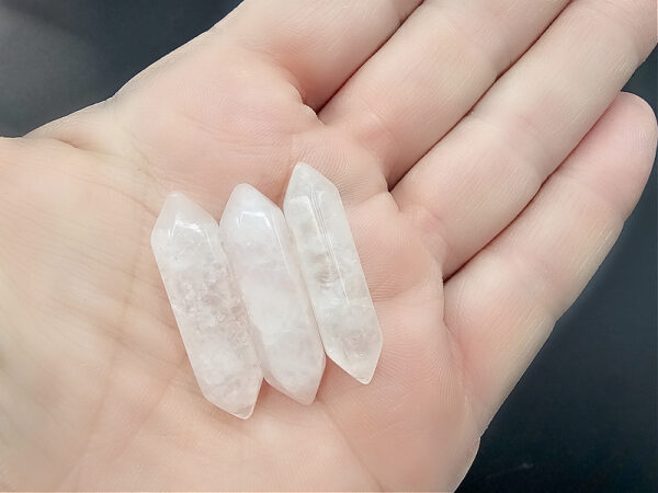 Rose Quartz Double Terminated Point (3cm) - Image 2