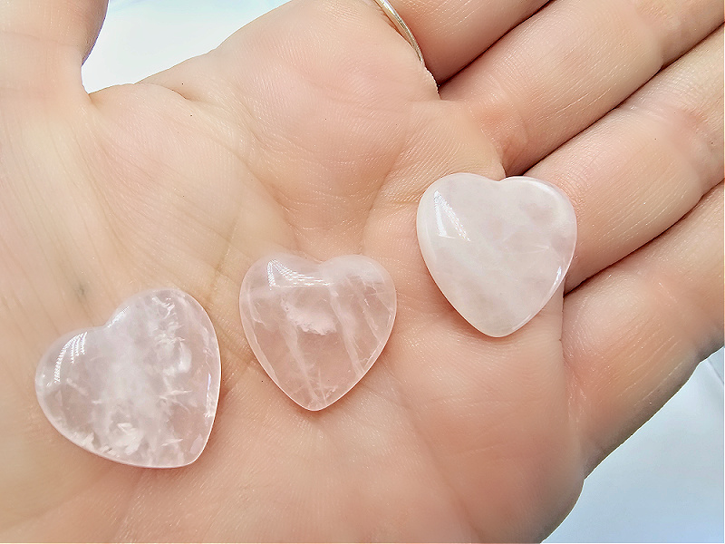Rose Quartz Flat Heart (2cm) Rose Quartz Flat Heart (2cm)