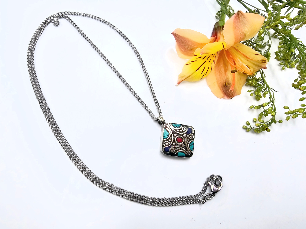 Tibetan Necklace Diamond Centre Dot Tibetan Necklace Diamond Centre Dot - Image 2