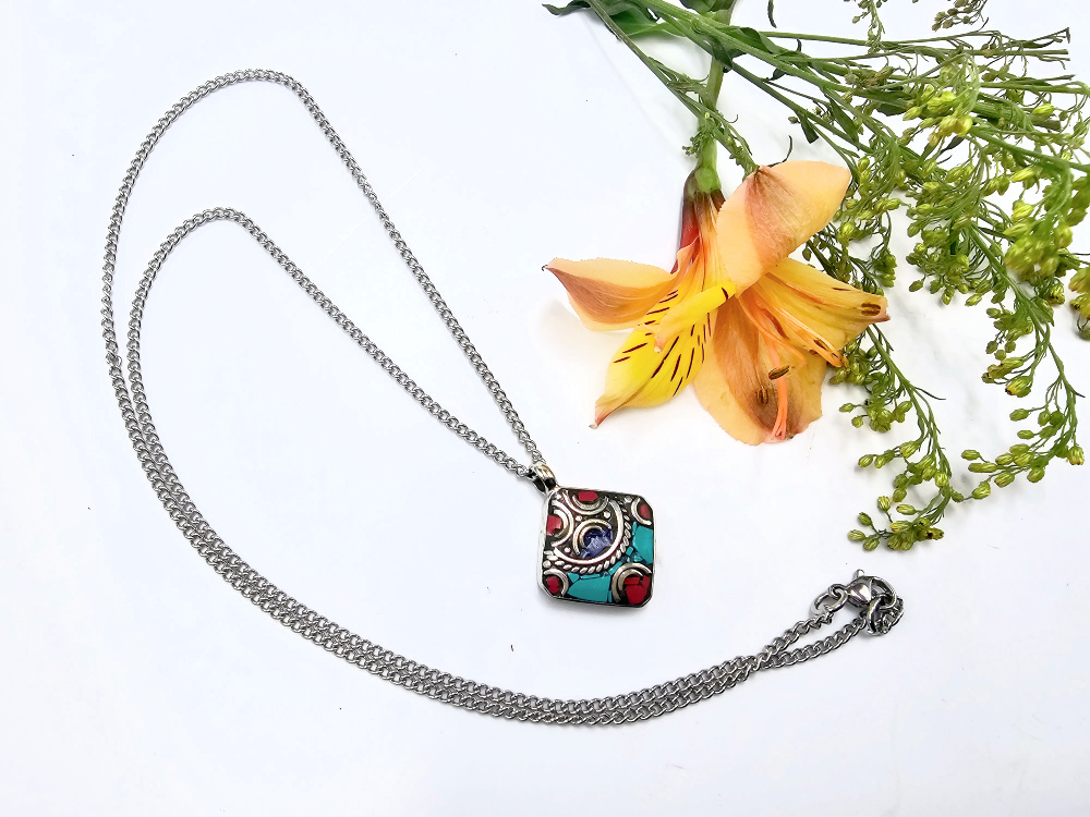 Tibetan Necklace Diamond Red Dot Tibetan Necklace Diamond Red Dot - Image 2