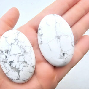 White Howlite Palm Stone (5cm)