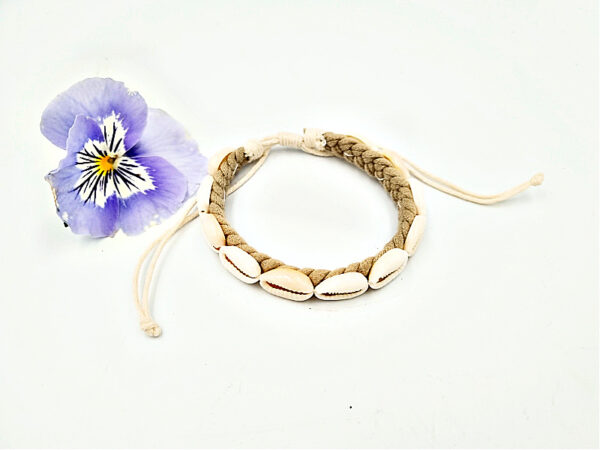 Cowrie Bangle (Tan)