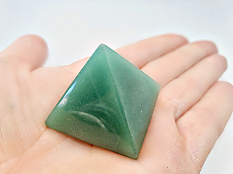 Green Aventurine Pyramid (3cm) Green Aventurine Pyramid (3cm) - Image 2